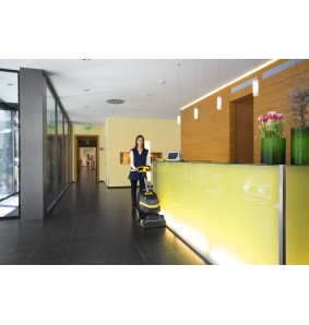 BR 35/12 C Bp Pack Profesjonalna Szorowarka akumulatorowa Karcher