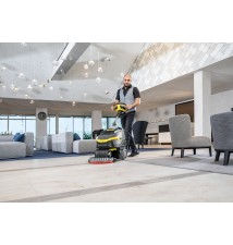 BD 38/12 C Bp Pack profesjonalna szorowarka akumulatorowa Karcher