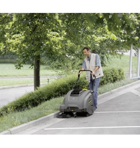 KM 75/40 W G profesjonalna zamiatarka spalinowa Karcher