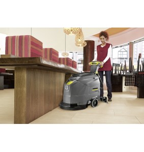 BD 43/25 C BP (43 cm, 180 obr./min) SZOROWARKA KARCHER ZESTAW + MOCNE AKUMULATORY X2 + PROSTOWNIK + LISTWA SSĄCA V 900