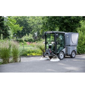 MC 80 (26 kW, 25 km/h) zamiatarka komunalna Karcher