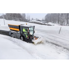 MC 250 (75 kW, 60 km/h) zamiatarka komunalna Karcher