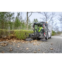 MC 250 (75 kW, 60 km/h) zamiatarka komunalna Karcher
