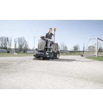 KM 90/60 R G (61,5 cm, 7200 m²/h) Profesjonalna zamiatarka z fotelem dla operatora Karcher