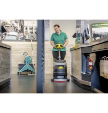 BD 35/15 C Bp Pack (35 cm, 180 obr./min) Profesjonalna szorowarka akumulatorowa Karcher