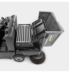 KM 130/300 R I D (100 cm, 13000 m²/h) Profesjonalna zamiatarka z fotelem dla operatora Karcher