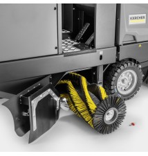 KM 130/300 RI BP  (100 cm, 10400 m²/h) Profesjonalna zamiatarka z fotelem dla operatora Karcher