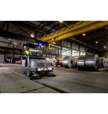KM 130/300 RI BP  (100 cm, 10400 m²/h) Profesjonalna zamiatarka z fotelem dla operatora Karcher