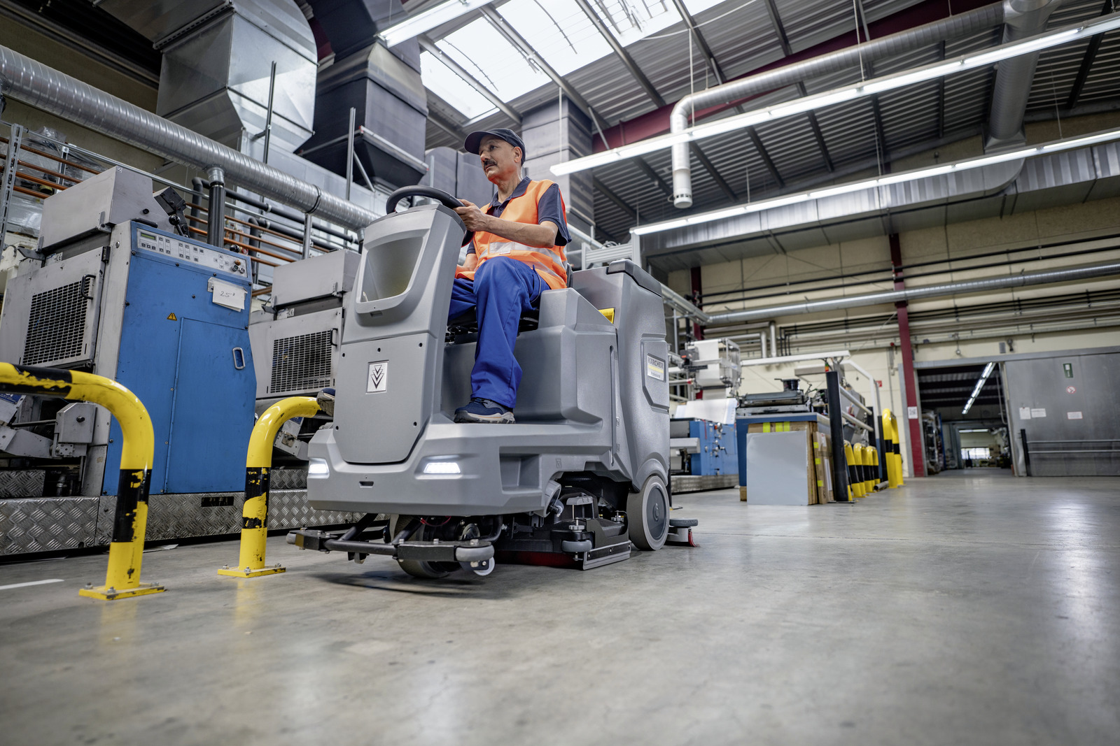 Profesjonalna szorowarka z fotelem dla operatora